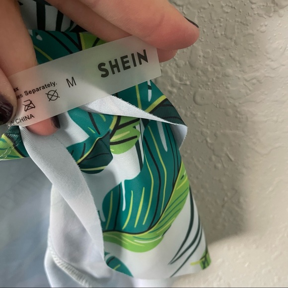SHEIN Green Leaf Flounce Ruffle Bikini Top Size M - Picture 6 of 10
